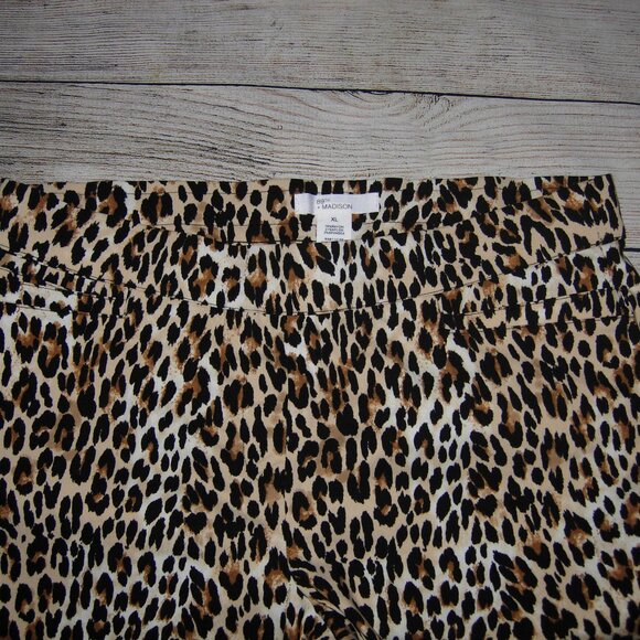 89th & Madison Animal Print Cropped Pull On Pants With Ankle Cut Outs XL - Picture 3 of 5
